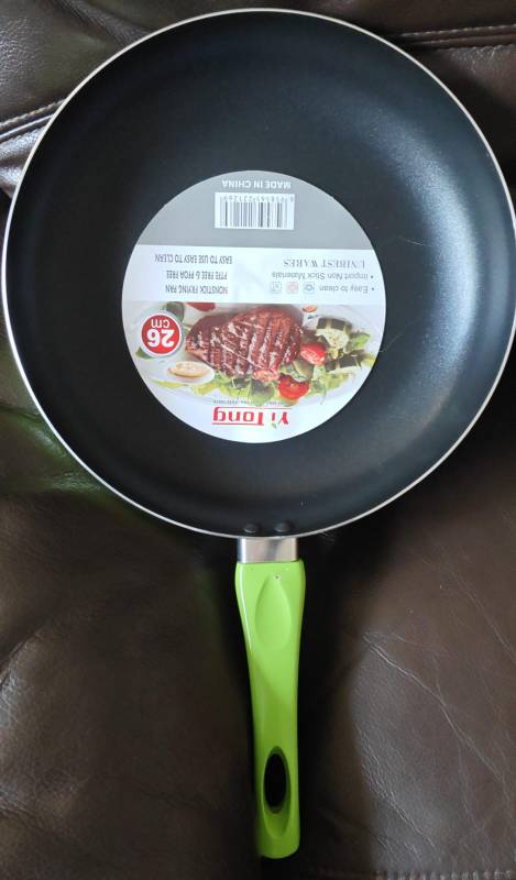 Yi tong Big non stick frying pan