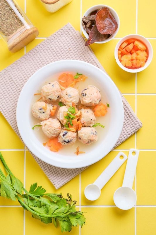 Sop bakso jamur