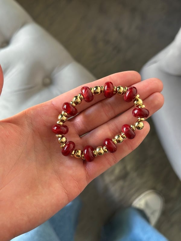 Pulsera Roja, dorada - Fantasía FAR2532