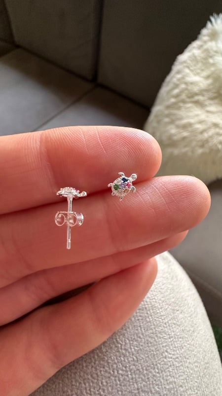Aros mini tortuguitas. con cristales de colores - Plata 925
