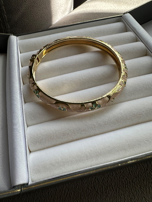 Brazalete esmaltado - Aleación de metales con baño dorado.