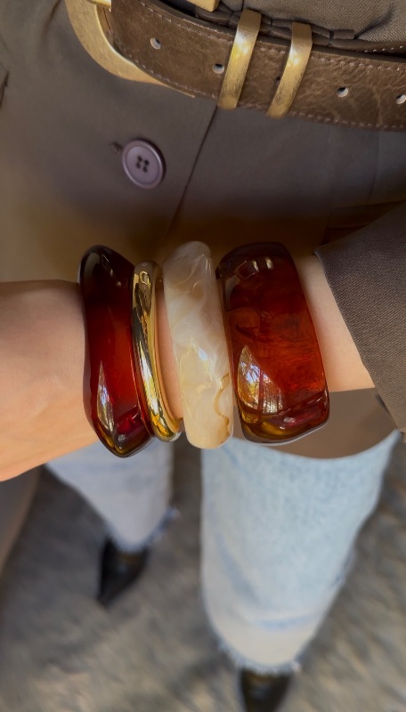 Brazalete de resina 1972