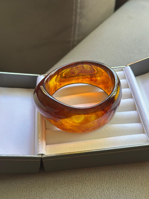 Brazalete de resina 1972