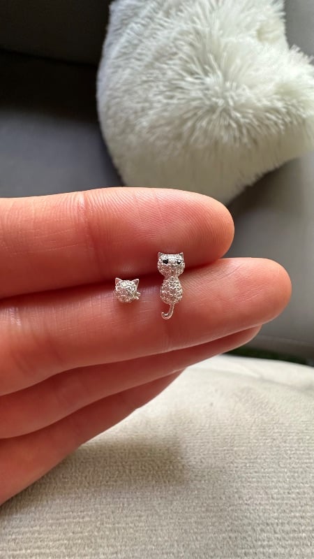 Aros mini gatitos con cristales - Plata
925