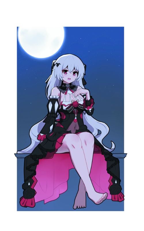 Luna Standee by Marin Liekuriva