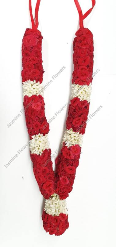 Button rose garland