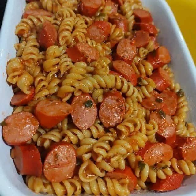 Pâtes (Fusilli) à la saucisse