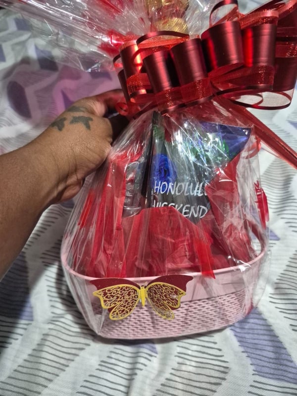 Customizable Gift Basket