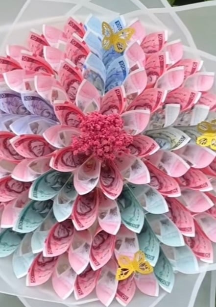 💐 Luxury Money and Rose Bouquet Deluxe