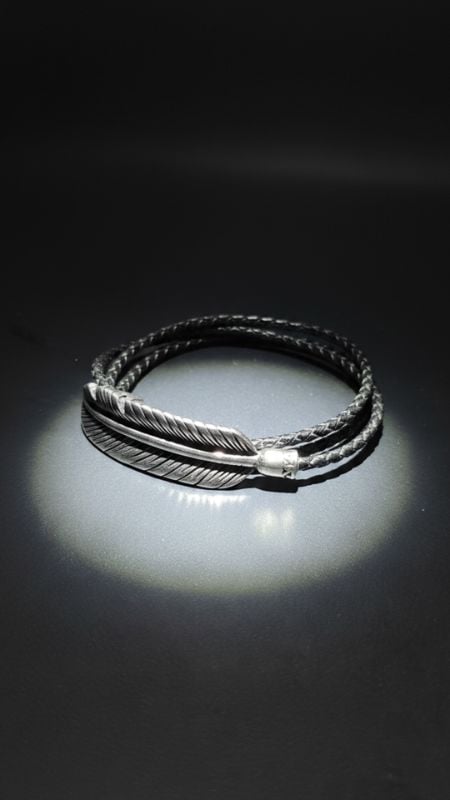 Pulsera Pluma Acero Quirurgico con Cuero Magnetica