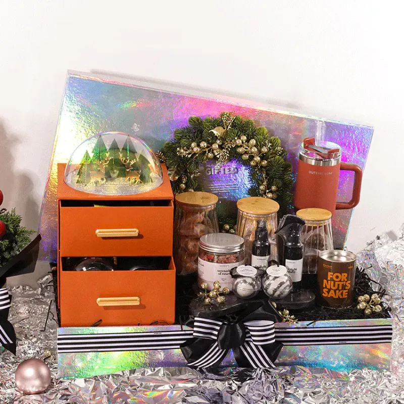 SIGNATURE CHRISTMAS HOLO WONDERJOY HAMPERS