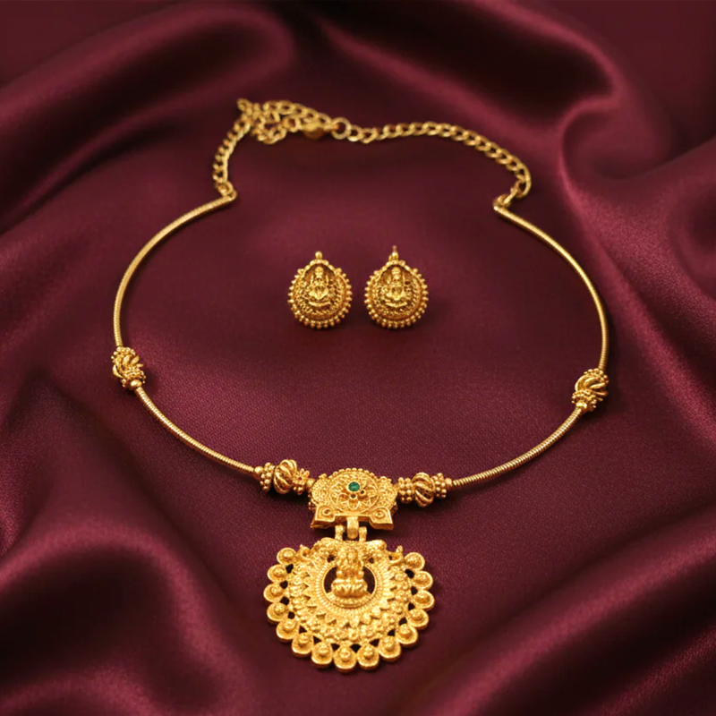 Lakshmi Hasli Necklace Set