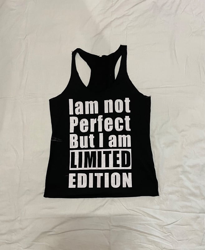 Blusa deportiva negra