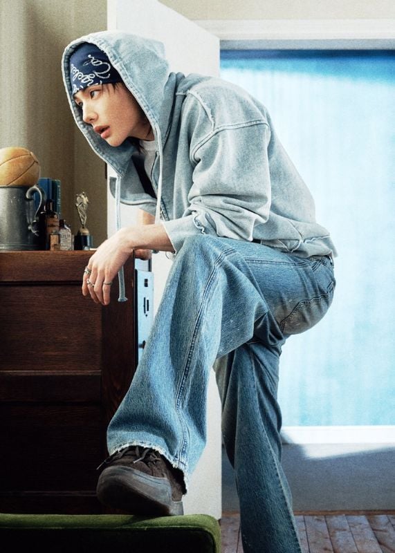 Unisex Cut-out Point Zip-up