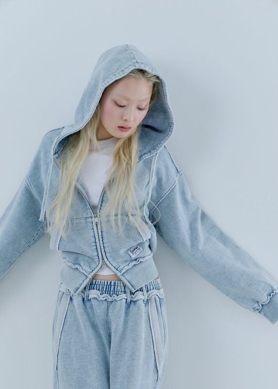 Unisex Cut-out Point Zip-up