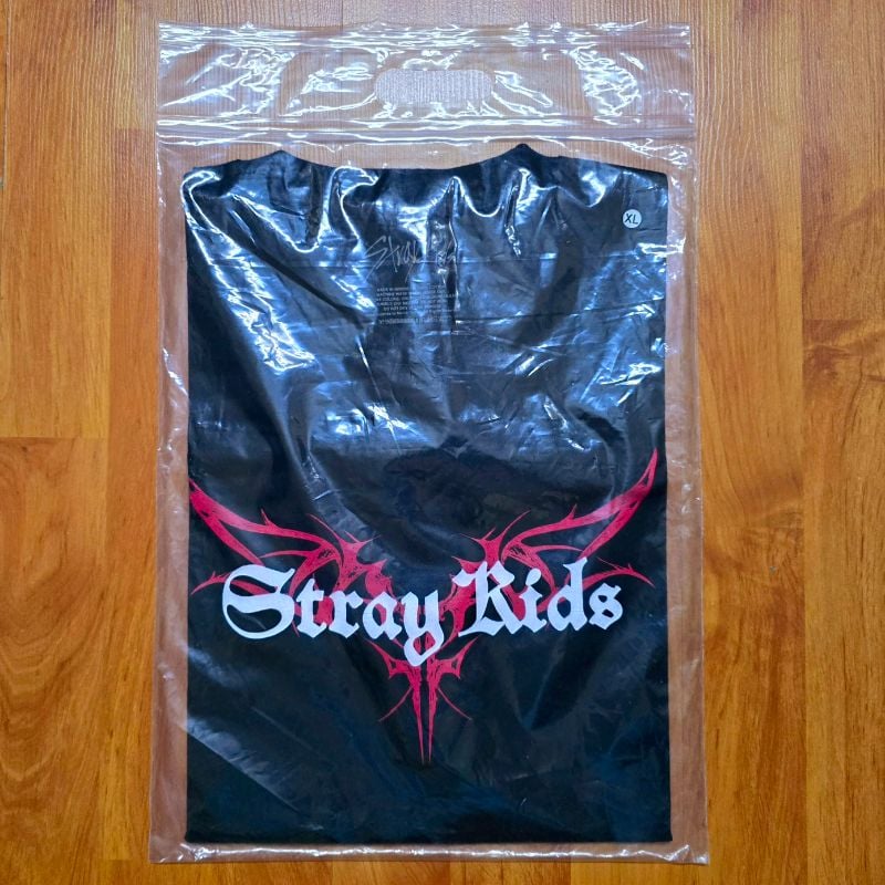 Black T-Shirt +/ Stray Kids -『dominATE Tour Asia (Jakarta)』🥠