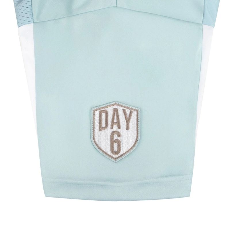 Uniform / The DECADE in JAPAN