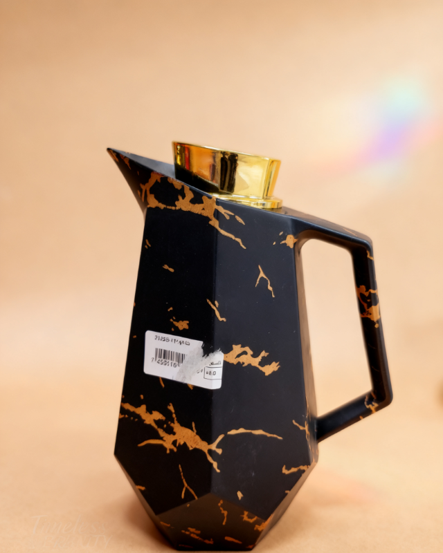 دلة ١ لتر  أسود وذهبي