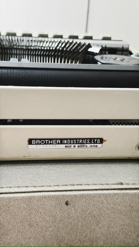 Máy đánh chữ Typewriter Brother Young Elite Vintage With Case made in Japan