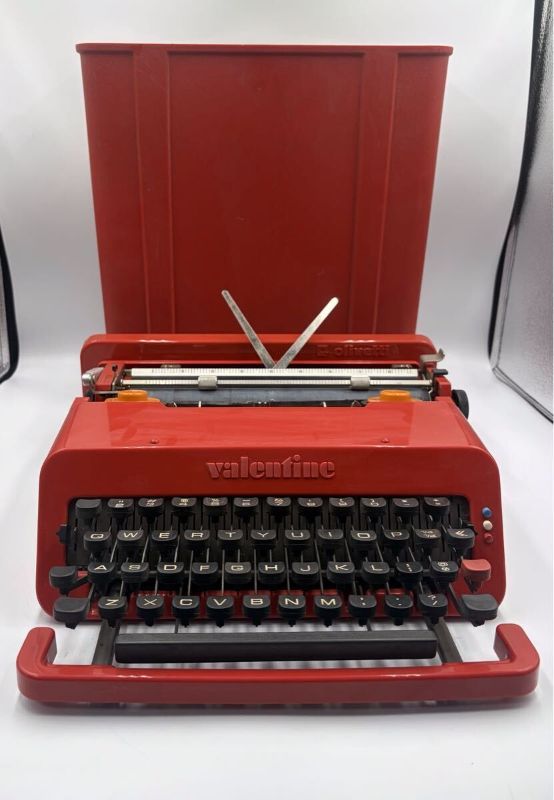 Máy đánh chữ Typewriter Olivetti Valentine RED made in Spain