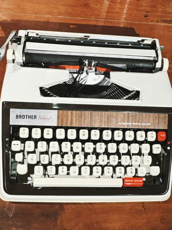 Máy đánh chữ Typewriter Olivetti Lettera DL