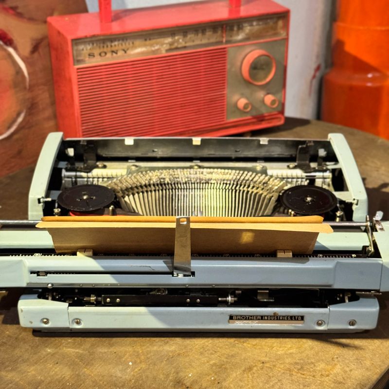 Máy đánh chữ Typewriter Brother Deluxe 233 Vintage With Case made in Japan