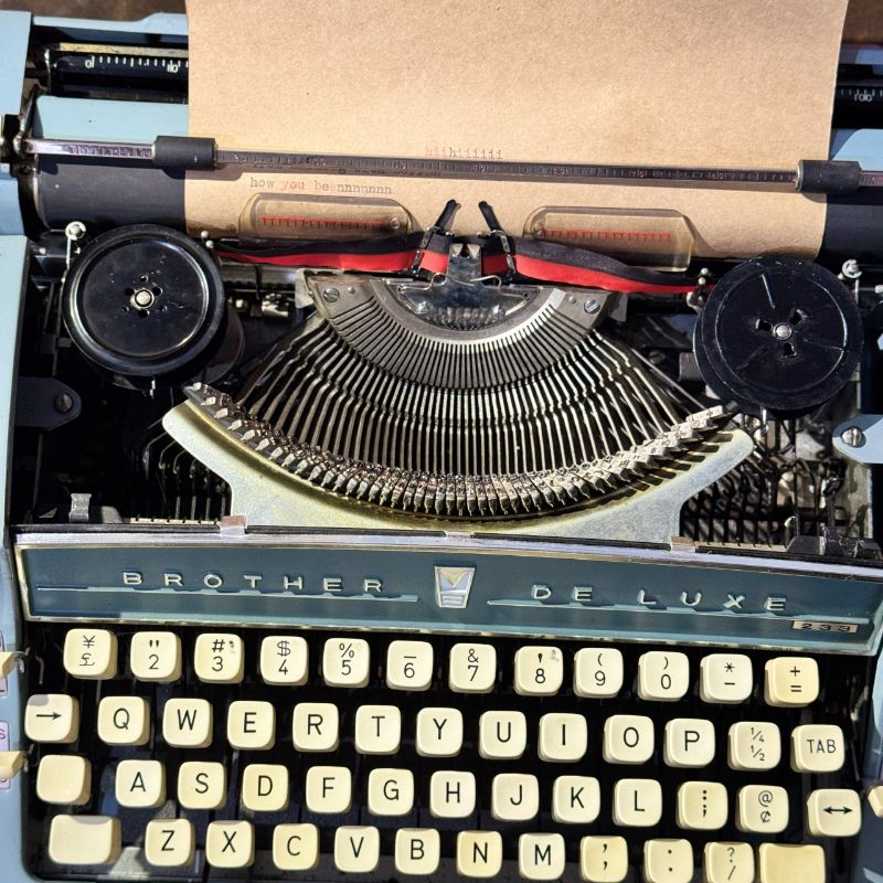 Máy đánh chữ Typewriter Brother Deluxe 233 Vintage With Case made in Japan