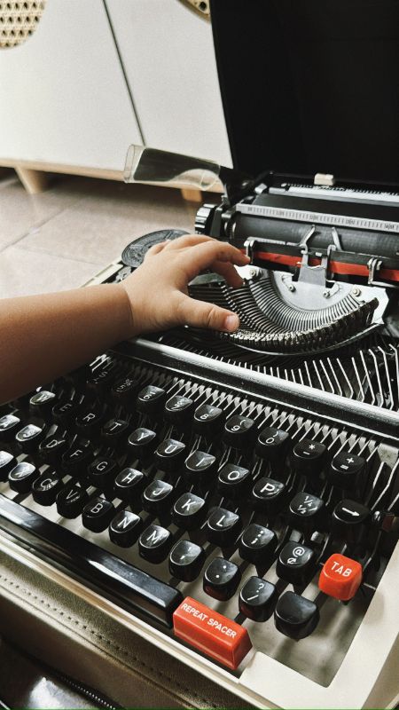 Máy đánh chữ Typewriter Brother Young Elite Deluxe 503 Vintage With Case made in Japan