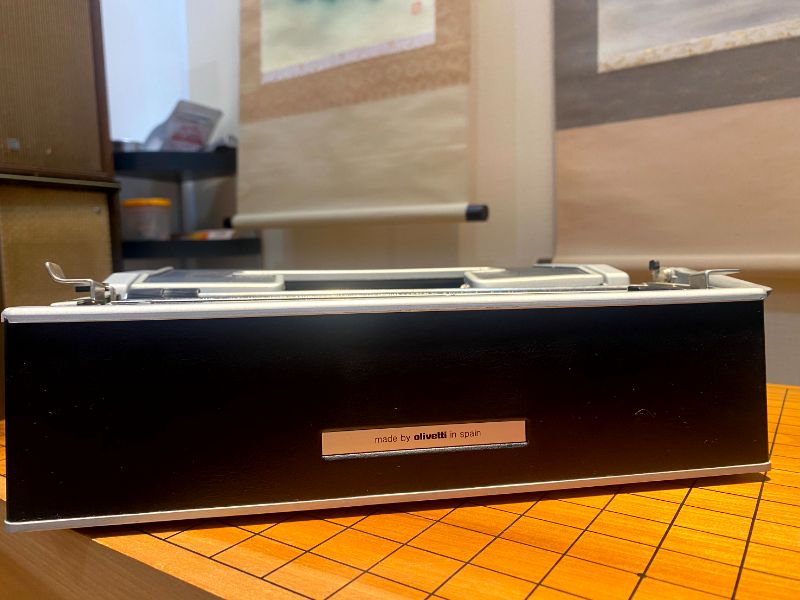 Máy đánh chữ Typewriter Olivetti Lettera DL Vintage With Case made in Spain