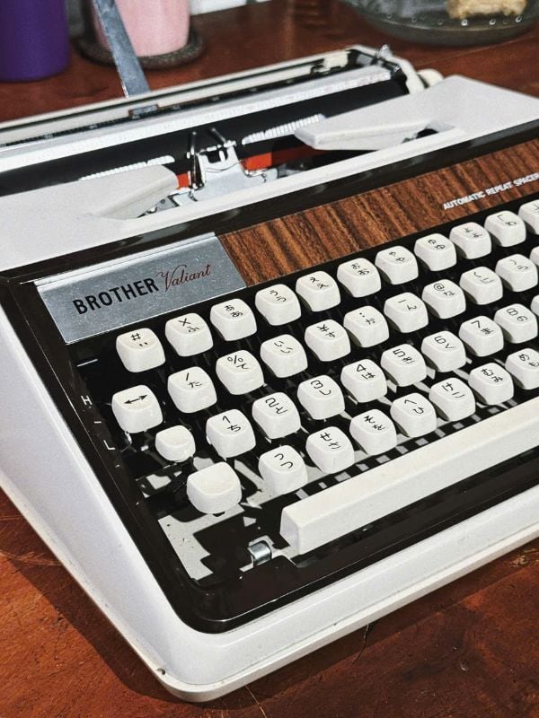 Máy đánh chữ Typewriter Olivetti Lettera DL