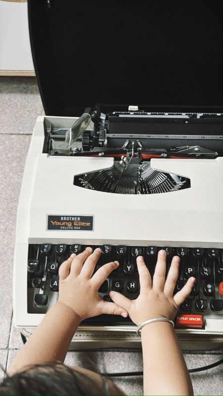 Máy đánh chữ Typewriter Brother Young Elite Deluxe 503 Vintage With Case made in Japan