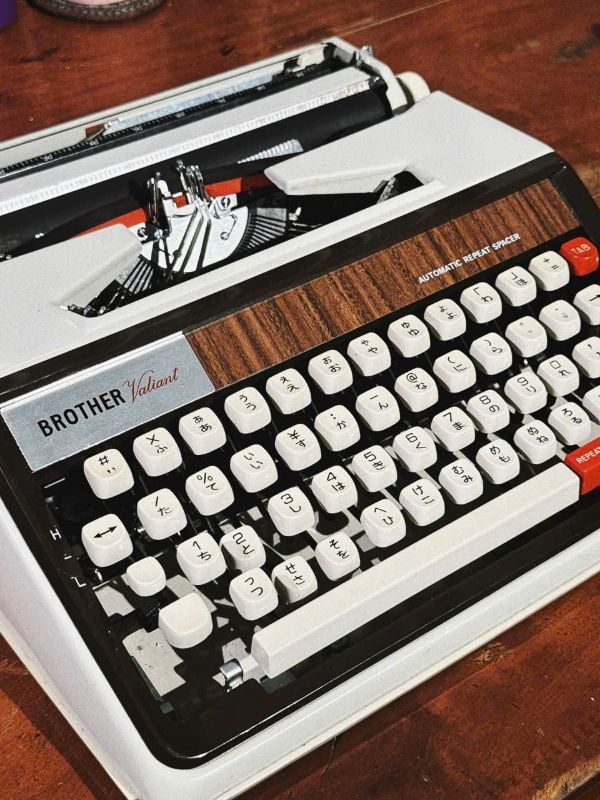 Máy đánh chữ Typewriter Olivetti Lettera DL