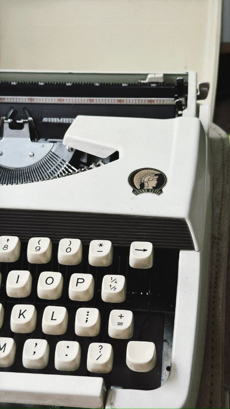 Máy đánh chữ Typewriter Brother Young Elite Vintage With Case made in Japan