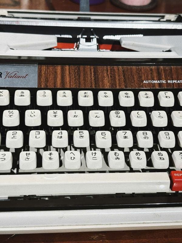 Máy đánh chữ Typewriter Olivetti Lettera DL