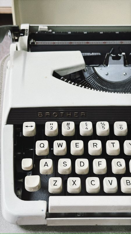 Máy đánh chữ Typewriter Brother Young Elite Vintage With Case made in Japan