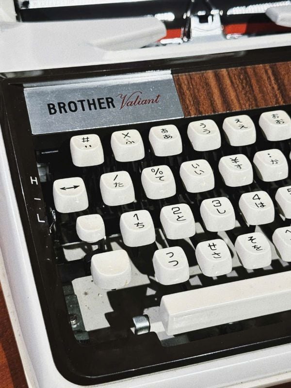 Máy đánh chữ Typewriter Olivetti Lettera DL
