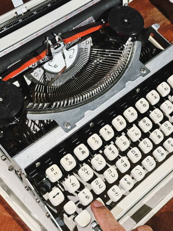 Máy đánh chữ Typewriter Olivetti Lettera DL