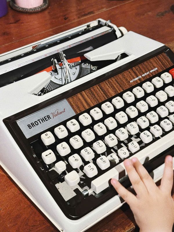 Máy đánh chữ Typewriter Brother Valient Japan Keyboard Vintage With Case made in Japan