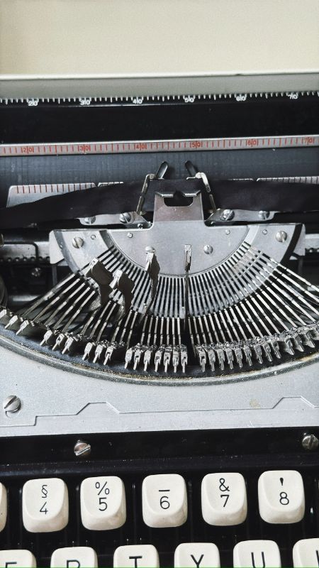 Máy đánh chữ Typewriter Brother Young Elite Vintage With Case made in Japan