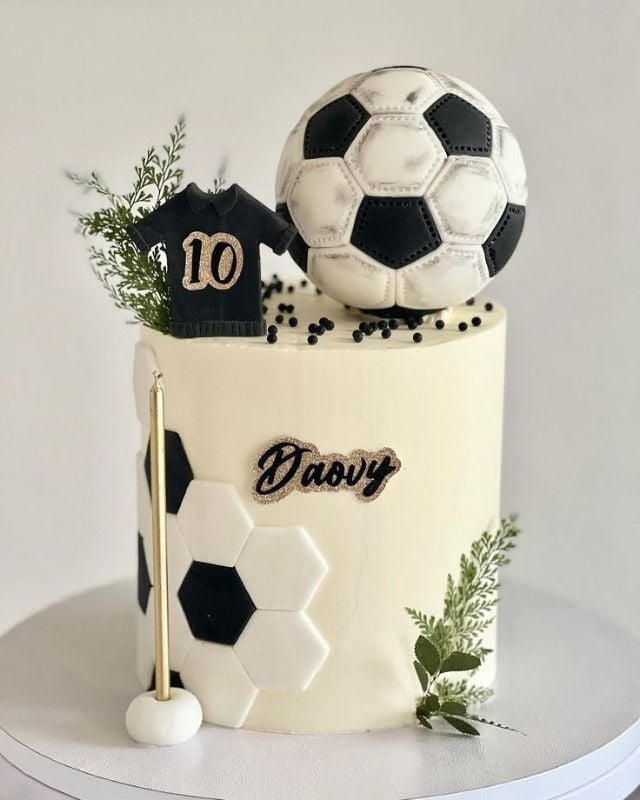 Football Cakes