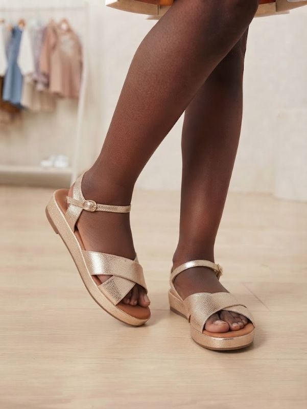 Fille sandale compensée gold Linda