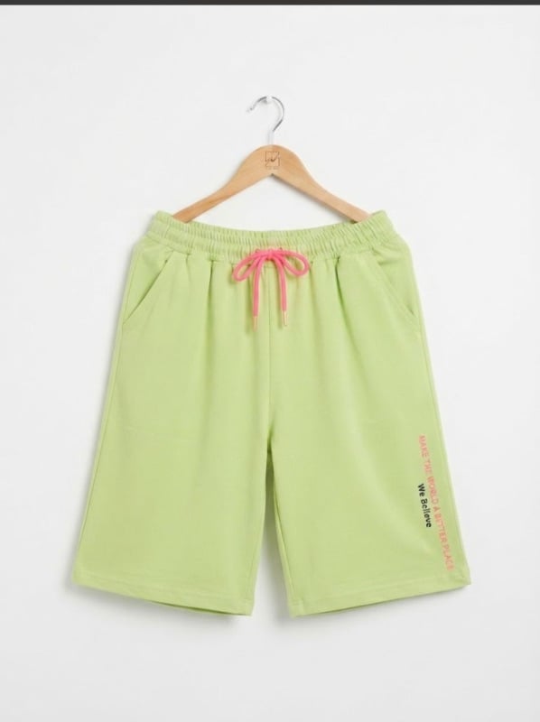 Culotte vert claire petite touche rose
