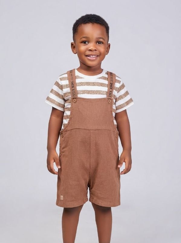 Salopette et tee- shirt AFOUMOU