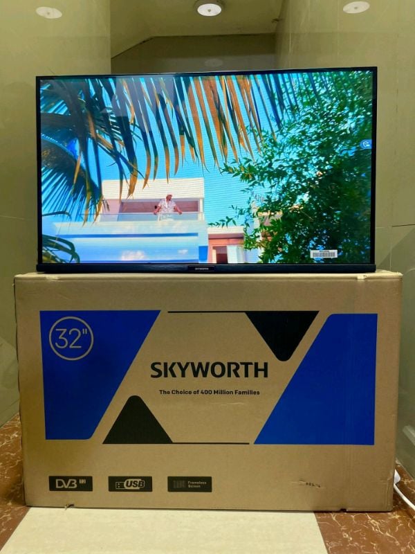 SKYWORTH SMART TV 32"