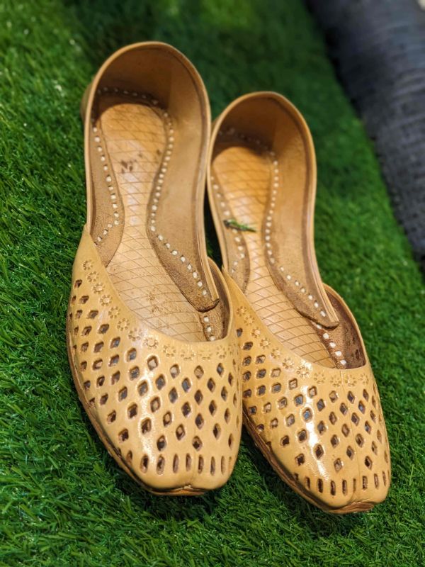 Punjab Virsa - Elegant Handcrafted Women's Khussa | Traditional Pakistani Cultural Shoes
