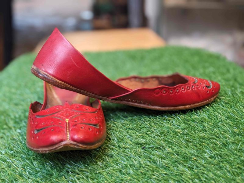 Gul-e-Punjab - Elegant Handcrafted Women's Khussa | Traditional Pakistani Bridal Shoes