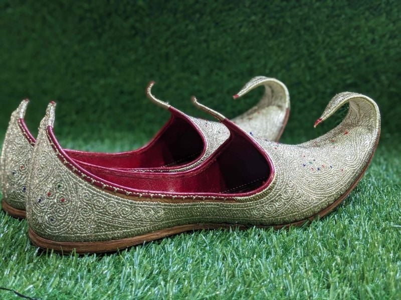 Handmade Men's Zardozi Tilla Khussa | Traditional Pakistani Embroidered Wedding Shoes