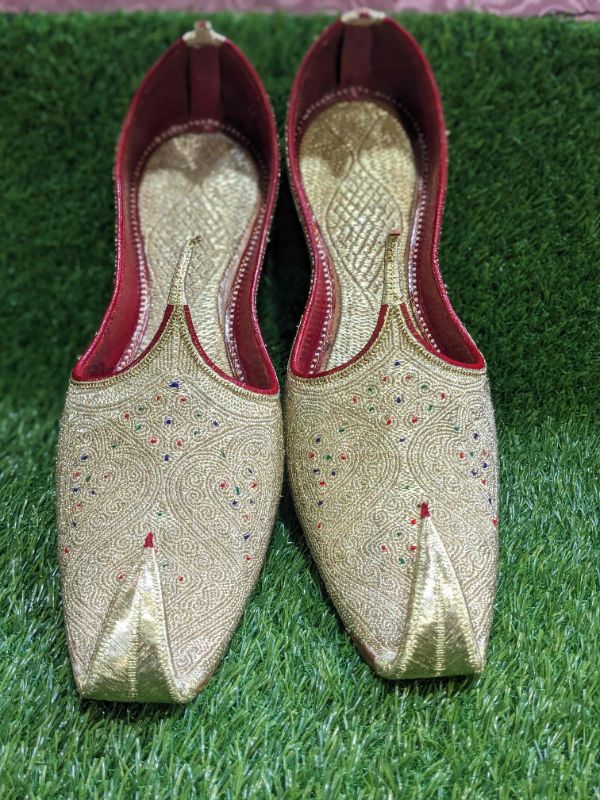 Handmade Men's Zardozi Tilla Khussa | Traditional Pakistani Embroidered Wedding Shoes