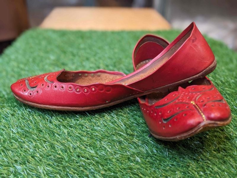 Gul-e-Punjab - Elegant Handcrafted Women's Khussa | Traditional Pakistani Bridal Shoes