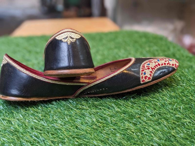 Heritage Black - Premium Elegant Handcrafted Women's Khussa | Classic Pakistani Bridal Footwear
